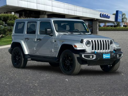 Used 2023 Jeep Wrangler Unlimited Sahara w/ Cold Weather Group AWD/4WD image 10