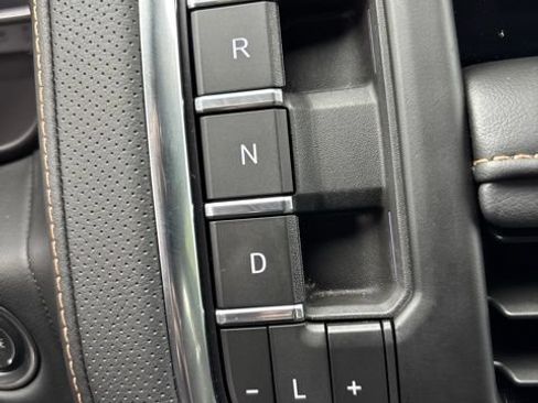 Used 2024 GMC Yukon AT4 AWD/4WD image 26