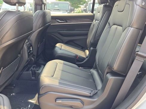 New 2025 Jeep Grand Cherokee L Limited image 19