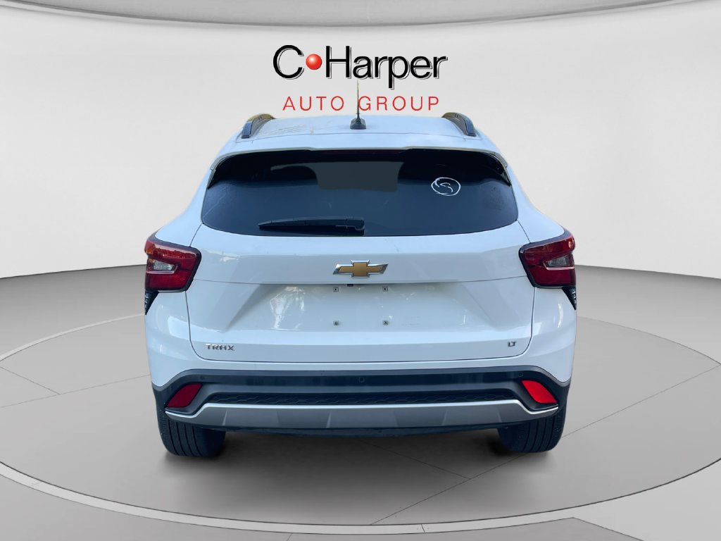 Used 2025 Chevrolet Trax LT w/ Driver Confidence Package FWD image 4
