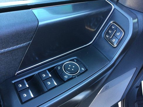 Used 2025 Ford F150 Lariat w/ Equipment Group 501A Mid image 11