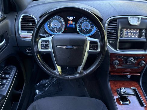 Used 2012 Chrysler 300 RWD image 15