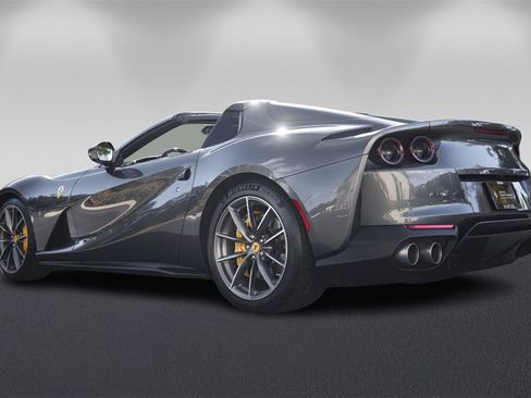 Certified 2022 Ferrari 812 GTS Base image 5