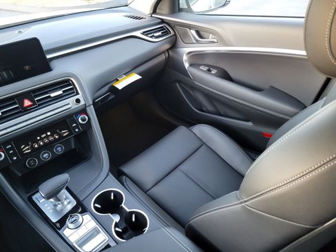 New 2026 Genesis G70 2.5T image 16