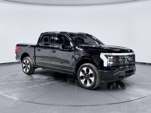 Used 2023 Ford F150 Lightning Platinum AWD/4WD image 4