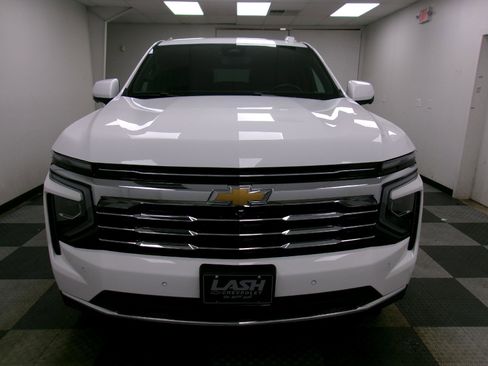 Used 2025 Chevrolet Tahoe LT AWD/4WD image 16