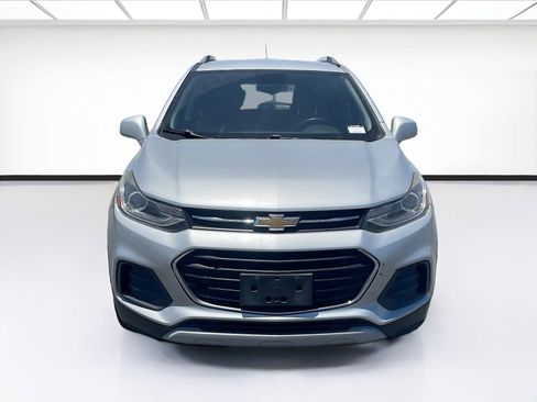 Used 2018 Chevrolet Trax LT w/ LT Convenience Package FWD image 2