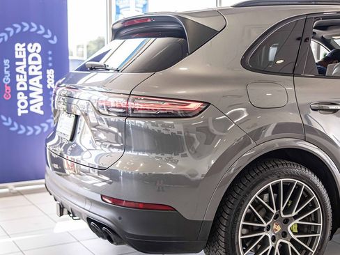 Used 2021 Porsche Cayenne E-Hybrid image 14