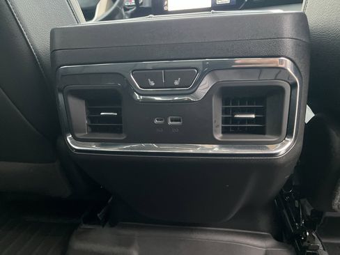 Used 2024 GMC Sierra 2500 Denali w/ Denali Reserve Package image 27