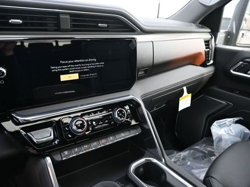 New 2026 GMC Sierra 2500 Denali w/ Denali Reserve Package image 22