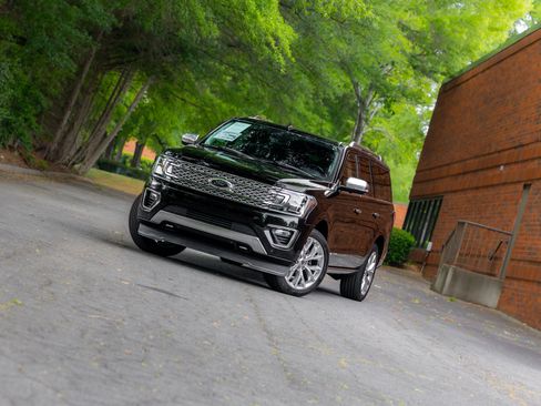 Used 2018 Ford Expedition Max Platinum AWD/4WD image 22