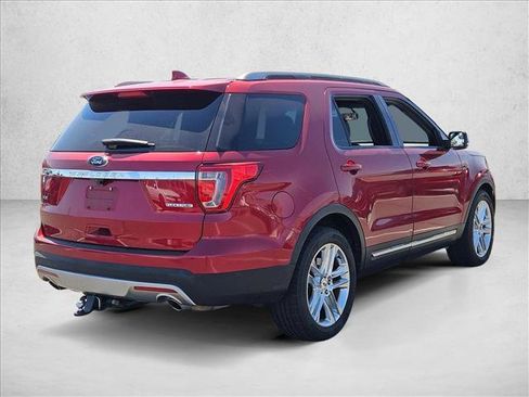 Used 2016 Ford Explorer XLT w/ Equipment Group 202A FWD image 10