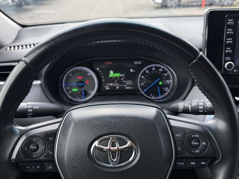 Certified 2021 Toyota Venza XLE image 14
