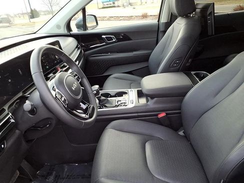 Used 2025 Kia Carnival SX Prestige image 14