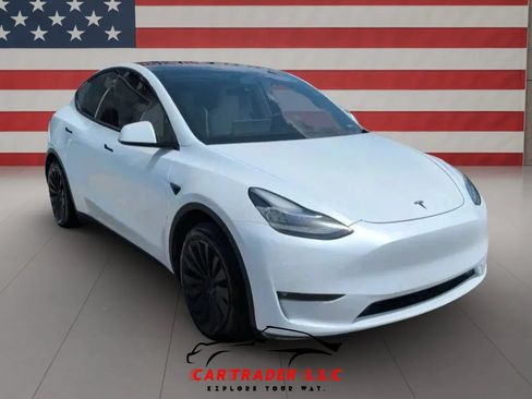 Used 2022 Tesla Model Y Long Range AWD/4WD image 9