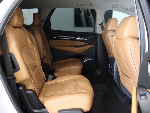 Used 2018 Buick Enclave Premium FWD image 11