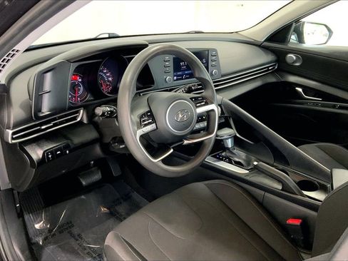 Used 2021 Hyundai Elantra SEL FWD image 13