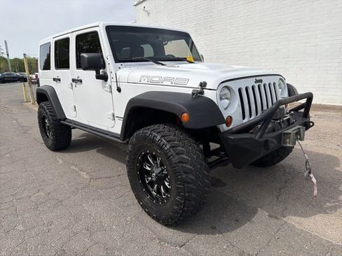 Used 2013 Jeep Wrangler Unlimited Sahara AWD/4WD image 8