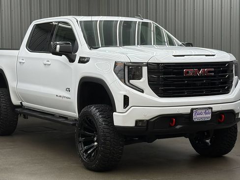 Used 2025 GMC Sierra 1500 Elevation w/ Elevation Premium Package AWD/4WD image 7