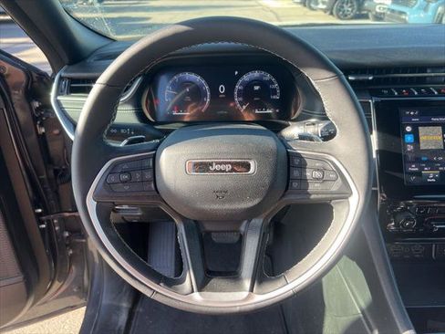 Certified 2025 Jeep Grand Cherokee L Altitude AWD/4WD image 12