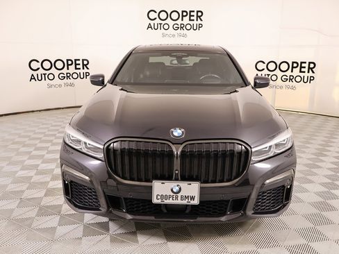 Used 2021 BMW 750i xDrive w/ Executive Package image 11