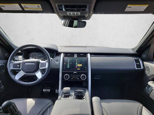 Used 2023 Land Rover Discovery HSE R-Dynamic AWD/4WD image 15