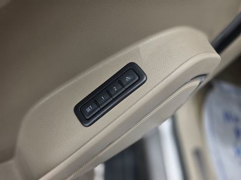 Used 2017 GMC Yukon XL Denali RWD image 21