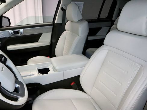 Used 2025 Hyundai Santa Fe Calligraphy AWD/4WD image 28