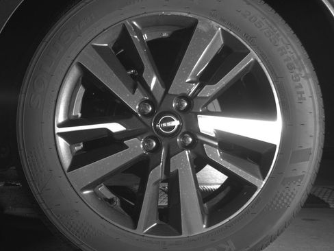 Used 2025 Nissan Versa SV FWD image 14