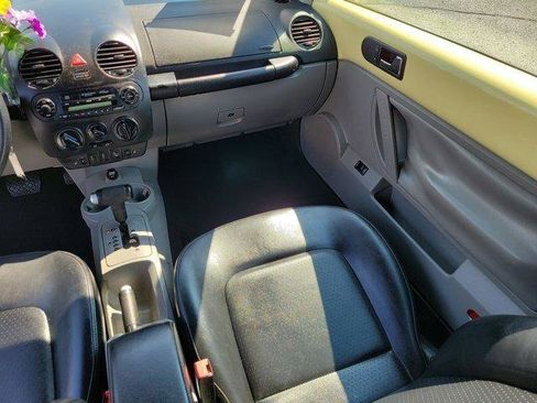 Used 2004 Volkswagen Beetle GLS FWD image 10
