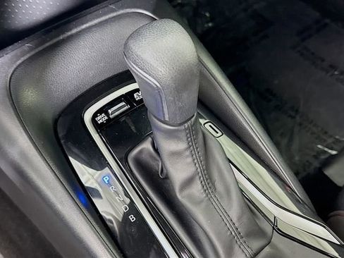Certified 2025 Toyota Corolla SE w/ Convenience Package FWD image 18
