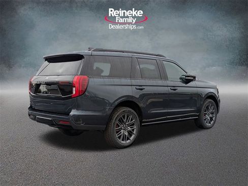 New 2025 Ford Expedition Platinum image 5