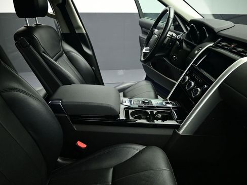 Used 2017 Land Rover Discovery HSE image 25