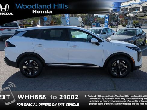 Used 2026 Kia Sportage LX image 4