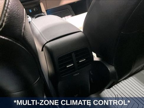 Used 2020 Ford Escape Titanium w/ Titanium Premium Package 2.0 AWD/4WD image 13