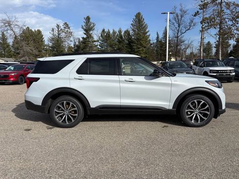 New 2026 Ford Explorer ST-Line AWD/4WD image 2