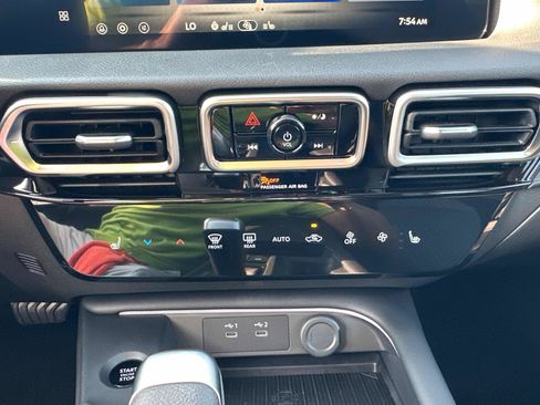 New 2026 Nissan Sentra SV w/ SV Convenience Package FWD image 36