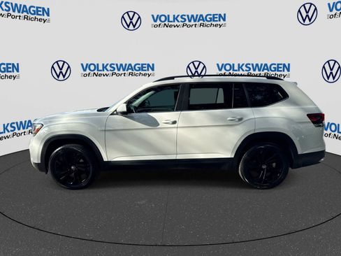 Used 2021 Volkswagen Atlas SE w/ Panoramic Sunroof Package FWD image 11