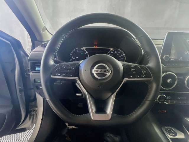 Used 2021 Nissan Sentra SV FWD image 16