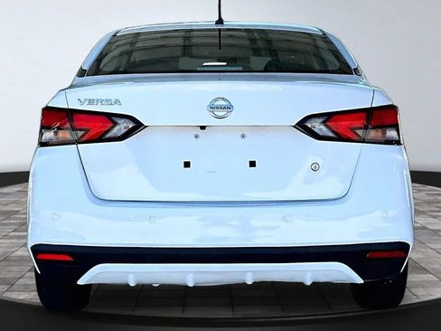 Used 2025 Nissan Versa S FWD image 5