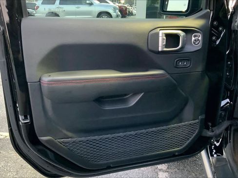 Used 2024 Jeep Wrangler Unlimited Rubicon image 21