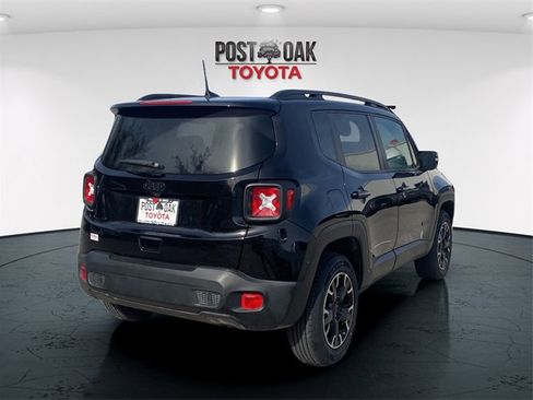 Used 2023 Jeep Renegade Latitude image 7