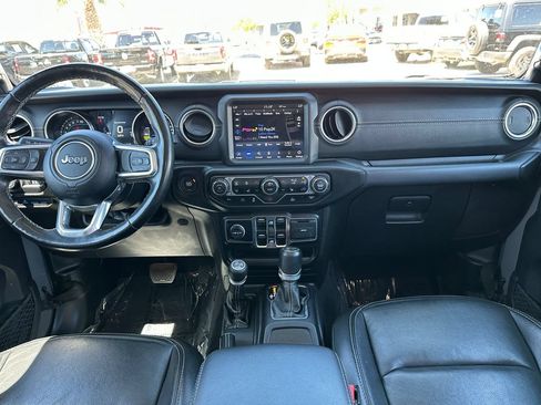 Used 2022 Jeep Wrangler Unlimited Sahara w/ Cold Weather Group AWD/4WD image 19