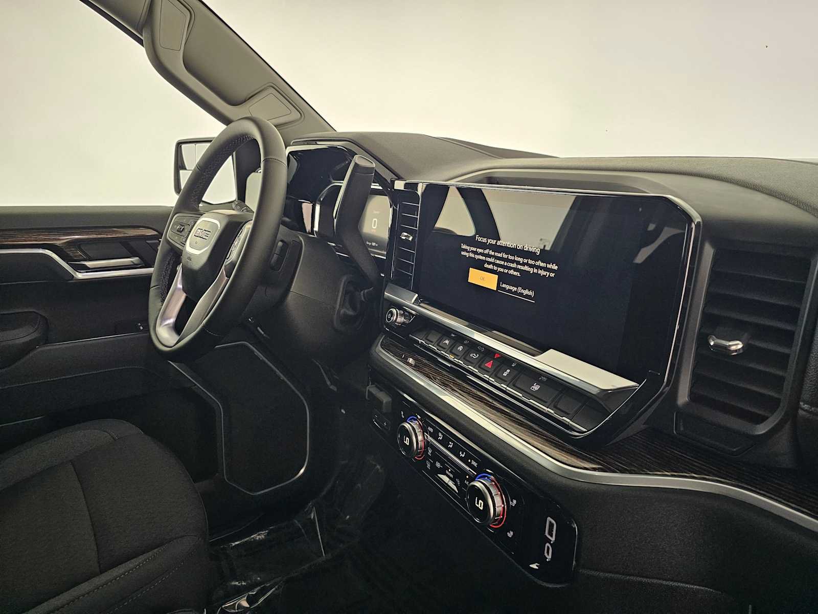 New 2026 GMC Sierra 1500 SLE AWD/4WD image 11