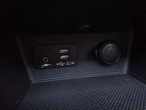 Used 2024 Subaru Forester Premium image 19