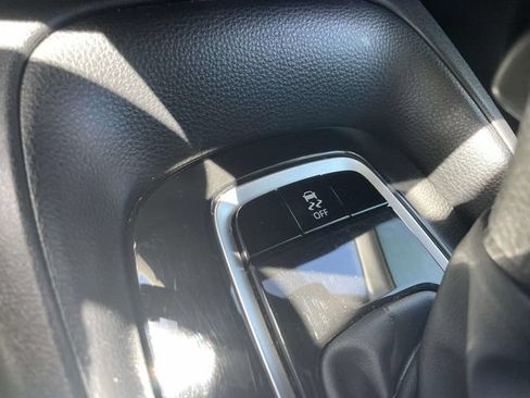 Used 2022 Toyota Corolla LE FWD image 30