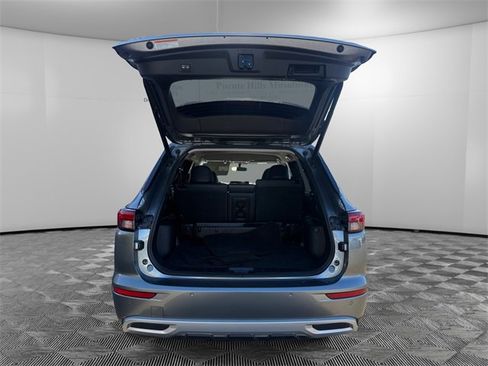 Used 2023 Mitsubishi Outlander ES image 9