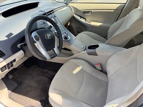 Used 2014 Toyota Prius Three w/ Preferred Accessory Package FWD image 12