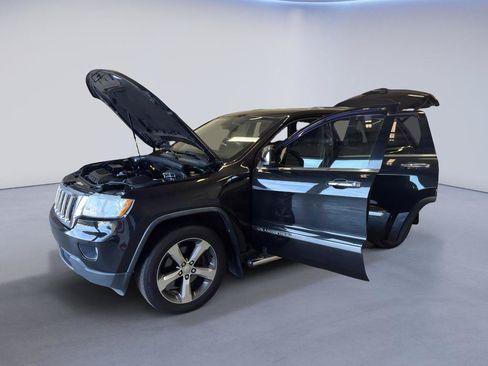 Used 2012 Jeep Grand Cherokee Overland AWD/4WD image 11