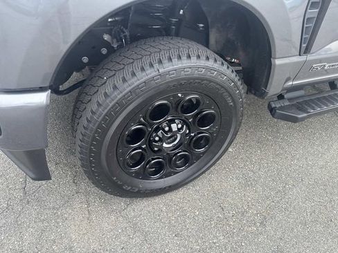 Certified 2025 Ford F350 Lariat w/ Black Appearance Package AWD/4WD image 10